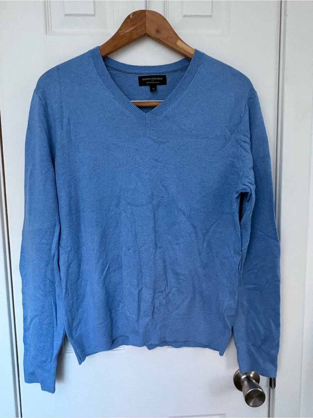 Banana Republic Men's V-Neck Sweater in Sky Blue